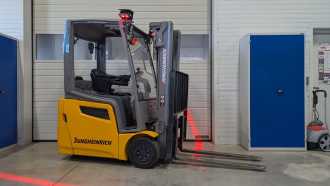 Used Forklift Truck JUNGHEINRICH EFG 213 LiIon Batterie ELEKTRO DREIRADFRONTSTAPLER (13066539) backdrop
