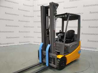 Used Forklift Truck JUNGHEINRICH EFG 213 SP GE 115-500 DZ ELEKTRO VIERRADFRONTSTAPLER (13018788) backdrop