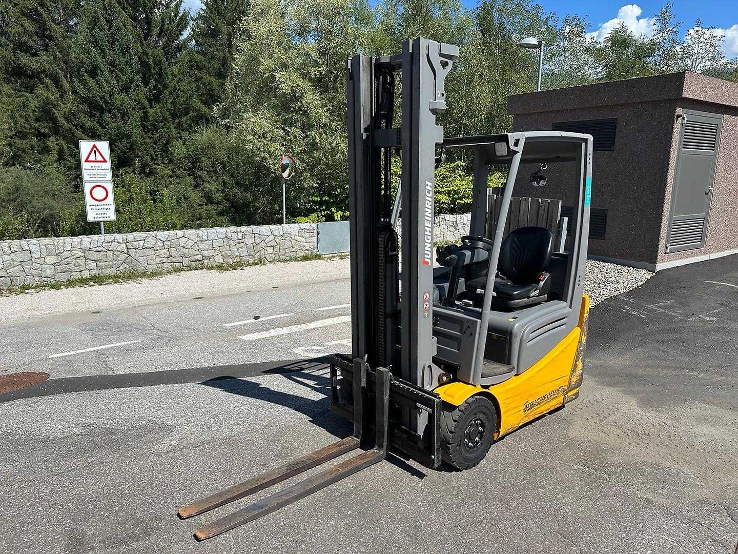 Used Forklift Truck JUNGHEINRICH EFG 215 - 550DZ ELEKTRO DREIRADFRONTSTAPLER (13064612)