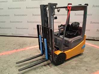 Used Forklift Truck JUNGHEINRICH EFG 215 Li SP GE 100-310 ZZ ELEKTRO VIERRADFRONTSTAPLER (13069940) backdrop