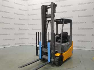 Used Forklift Truck JUNGHEINRICH EFG 215 Li SP GE 100-400 ZT ELEKTRO VIERRADFRONTSTAPLER (13071896) backdrop