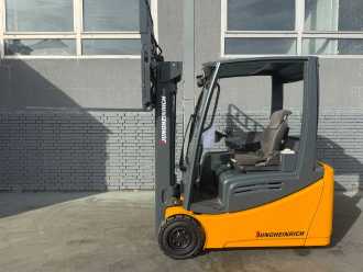Used Forklift Truck JUNGHEINRICH EFG 216 Baujahr 2008/ HH 4500 Akku Bj 2014 ELEKTRO DREIRADFRONTSTAPLER (13070531)