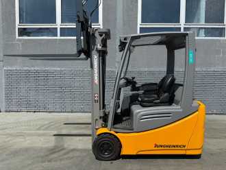 Used Forklift Truck JUNGHEINRICH EFG 216 Baujahr 2017 / Stunden 3028 HH 4700 ELEKTRO DREIRADFRONTSTAPLER (13059326)