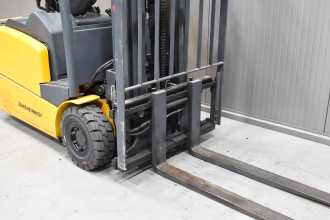 Used Forklift Truck JUNGHEINRICH EFG 216 kn /56422/ ELEKTRO DREIRADFRONTSTAPLER (13064248)