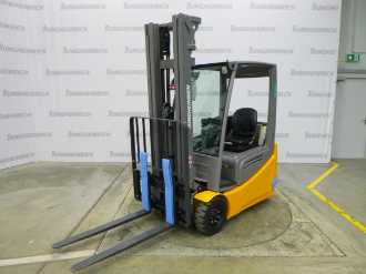 Used Forklift Truck JUNGHEINRICH EFG 216k SP GE 115-440 DZ ELEKTRO VIERRADFRONTSTAPLER (12957841) backdrop