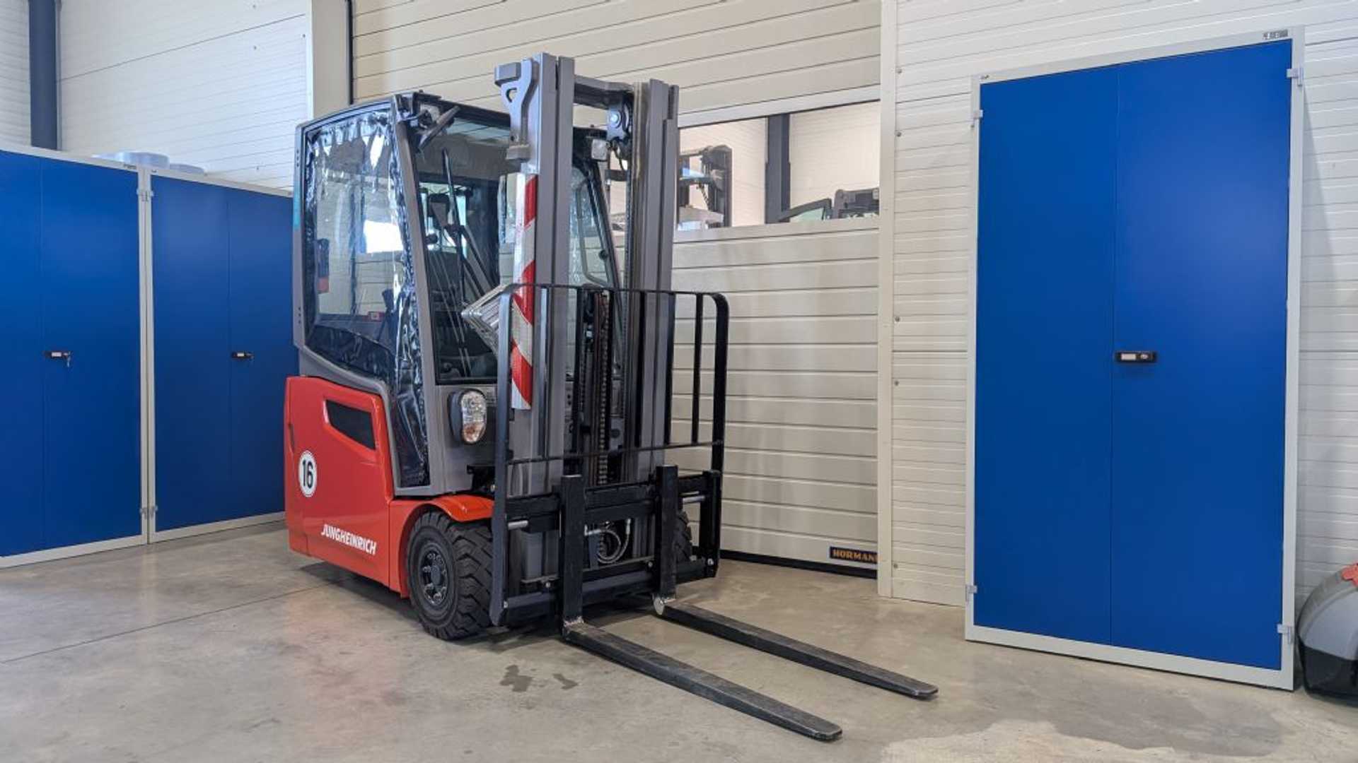Used Forklift Truck JUNGHEINRICH EFG 216k neuwertig ELEKTRO DREIRADFRONTSTAPLER (13070500)