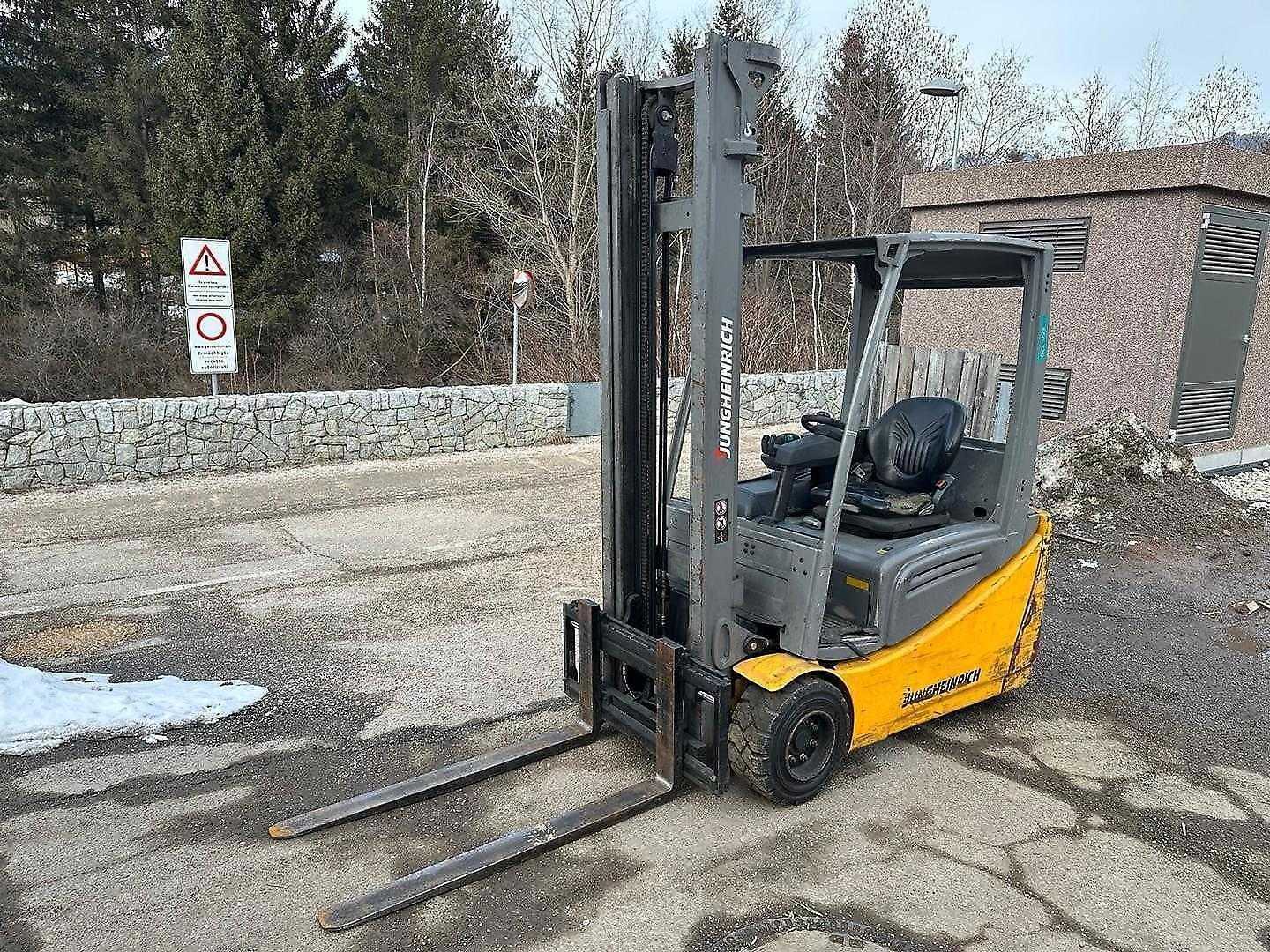 Used Forklift Truck JUNGHEINRICH EFG 220 - 400ZT ELEKTRO DREIRADFRONTSTAPLER (13076943)