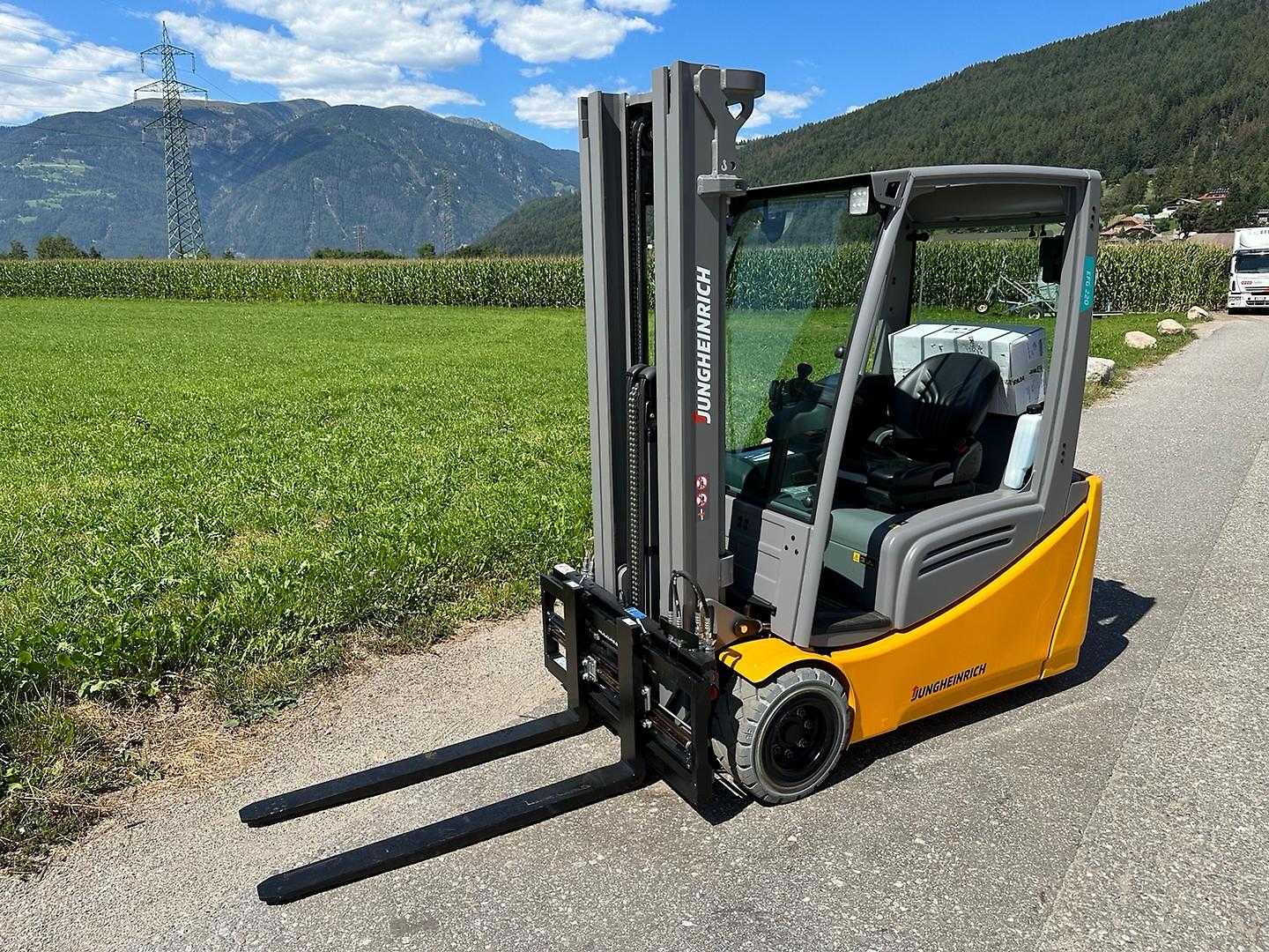 Used Forklift Truck JUNGHEINRICH EFG 220 - 500DZ *NEU*NEW* ELEKTRO DREIRADFRONTSTAPLER (13067282)