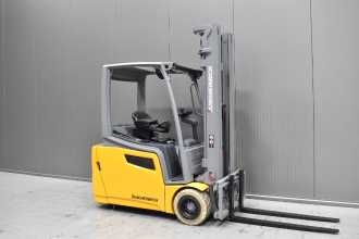 Used Forklift Truck JUNGHEINRICH EFG 220 /58577/ ELEKTRO DREIRADFRONTSTAPLER (13064596) backdrop