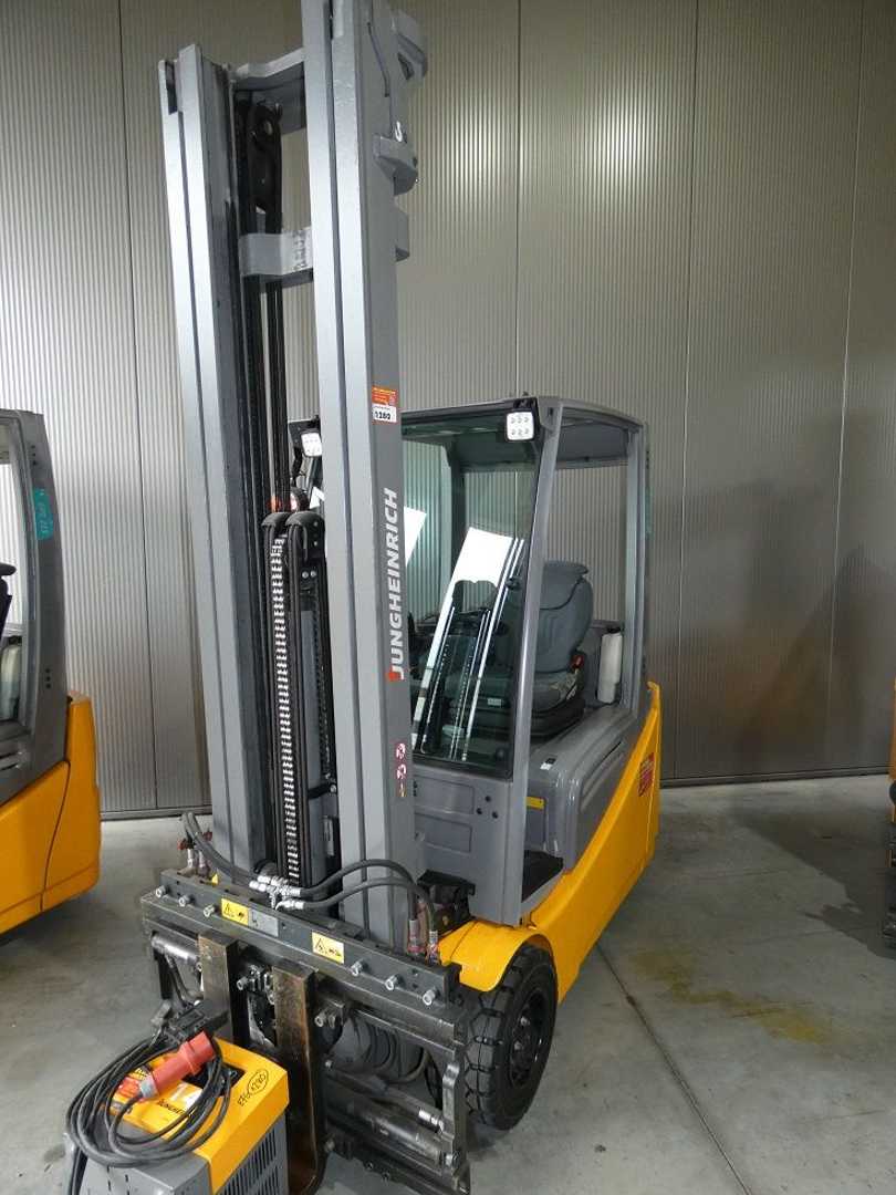 Used Forklift Truck JUNGHEINRICH EFG 220 ELEKTRO DREIRADFRONTSTAPLER (13076006)