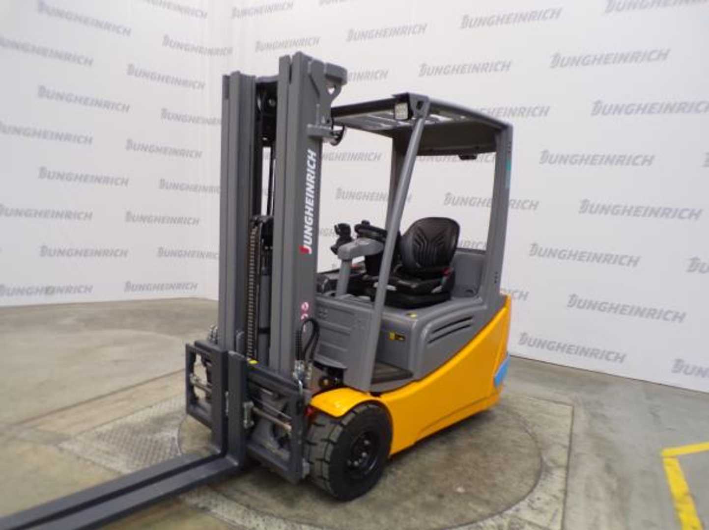 Used Forklift Truck JUNGHEINRICH EFG 220 Li MP G+ZVG 120-440 DZ ELEKTRO VIERRADFRONTSTAPLER (13072084)