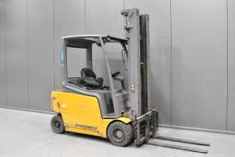 Used Forklift Truck JUNGHEINRICH EFG 320 /58567/ ELEKTRO VIERRADFRONTSTAPLER (13064593) backdrop