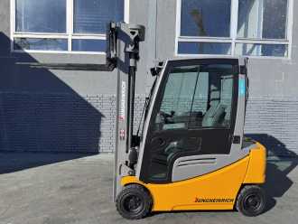Used Forklift Truck JUNGHEINRICH EFG 320 Baujahr 2018 / Vollkabine Triplexmast ELEKTRO VIERRADFRONTSTAPLER (13069839)