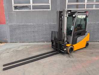 Used Forklift Truck JUNGHEINRICH EFG 320 Baujahr 2021/ Vollkabine Triplexmast ELEKTRO VIERRADFRONTSTAPLER (13063520) backdrop