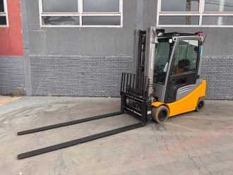 Used Forklift Truck JUNGHEINRICH EFG 320 Baujahr 2021/ Vollkabine Triplexmast ELEKTRO VIERRADFRONTSTAPLER (13063520)