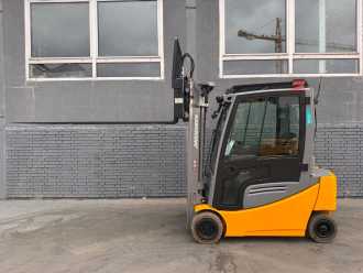 Used Forklift Truck JUNGHEINRICH EFG 320 Baujahr 2021/ Vollkabine Triplexmast ELEKTRO VIERRADFRONTSTAPLER (13063520)