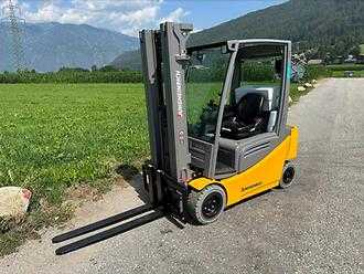 Used Forklift Truck JUNGHEINRICH EFG 320 - NEU * NEW  ELEKTRO VIERRADFRONTSTAPLER (13067264) backdrop