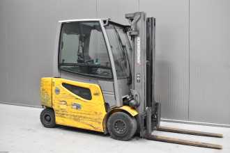 Used Forklift Truck JUNGHEINRICH EFG 425 /57704/ ELEKTRO VIERRADFRONTSTAPLER (13040603) backdrop