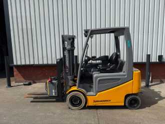 Used Forklift Truck JUNGHEINRICH EFG 430 / 2456 Std. ELEKTRO VIERRADFRONTSTAPLER (13062685) backdrop