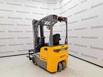 Used Forklift Truck JUNGHEINRICH EFG BA-113 ELEKTRO VIERRADFRONTSTAPLER (13021815) backdrop