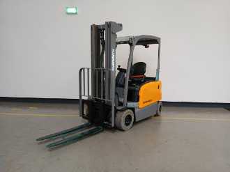 Used Forklift Truck JUNGHEINRICH EFG BC 320 500 DZ Li-ION ELEKTRO VIERRADFRONTSTAPLER (13057592) backdrop