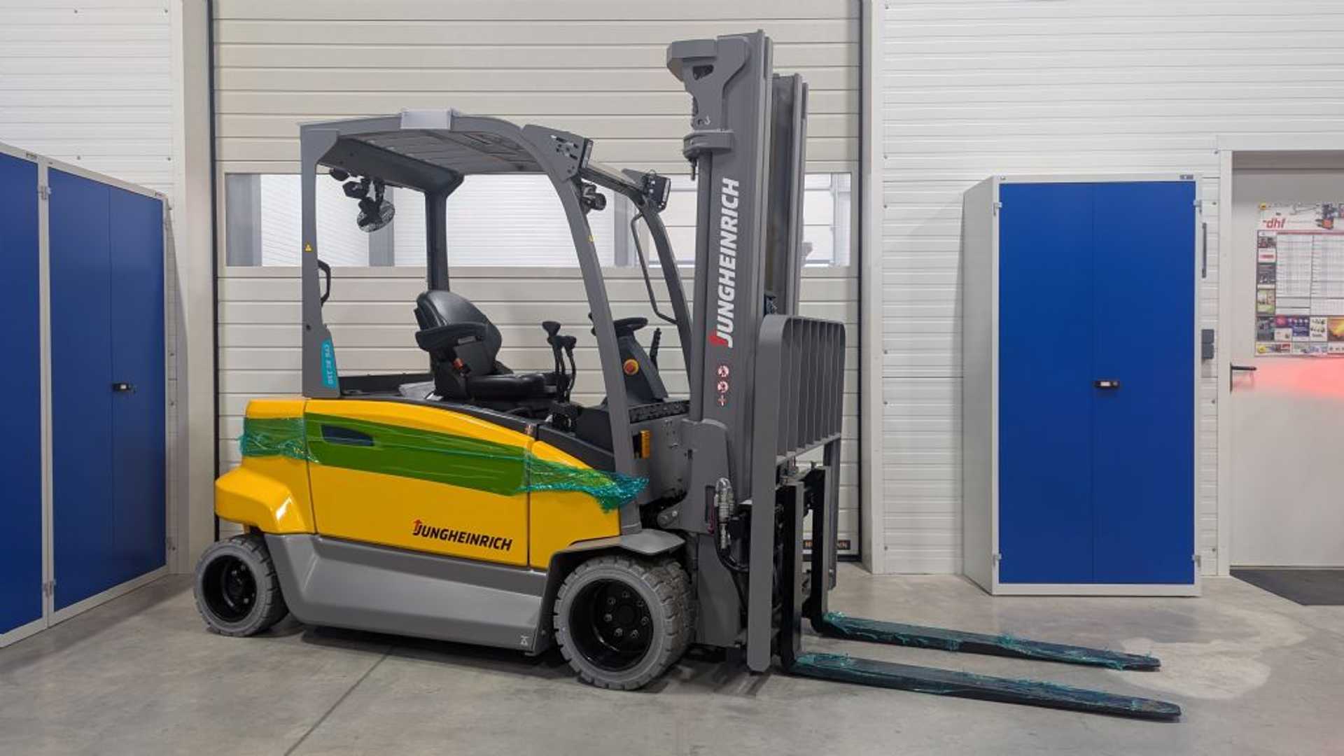 Used Forklift Truck JUNGHEINRICH EFG BC 330 Ausstellungsstück ELEKTRO VIERRADFRONTSTAPLER (13066552)