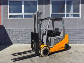 Used Forklift Truck JUNGHEINRICH EFG S30 Baujahr 2017/ TRIPLEX Stunden 3819 ELEKTRO VIERRADFRONTSTAPLER (13046055) backdrop