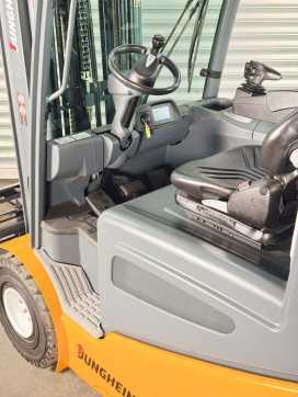Used Forklift Truck JUNGHEINRICH EFG S30 EFG S30 - Service Neu - Batterie 88% - 7,5 M Hub ELEKTRO VIERRADFRONTSTAPLER (12988331)