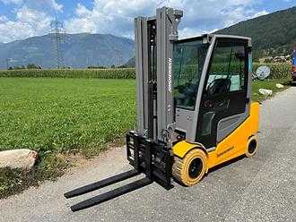 Used Forklift Truck JUNGHEINRICH EFG S30 - NEU * NEW - DL ELEKTRO VIERRADFRONTSTAPLER (13067205) backdrop