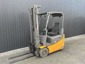 Used Forklift Truck JUNGHEINRICH EFG213 ELEKTRO DREIRADFRONTSTAPLER (13040749) backdrop