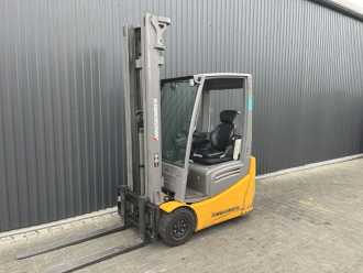Used Forklift Truck JUNGHEINRICH EFG215 ELEKTRO DREIRADFRONTSTAPLER (13042972) backdrop
