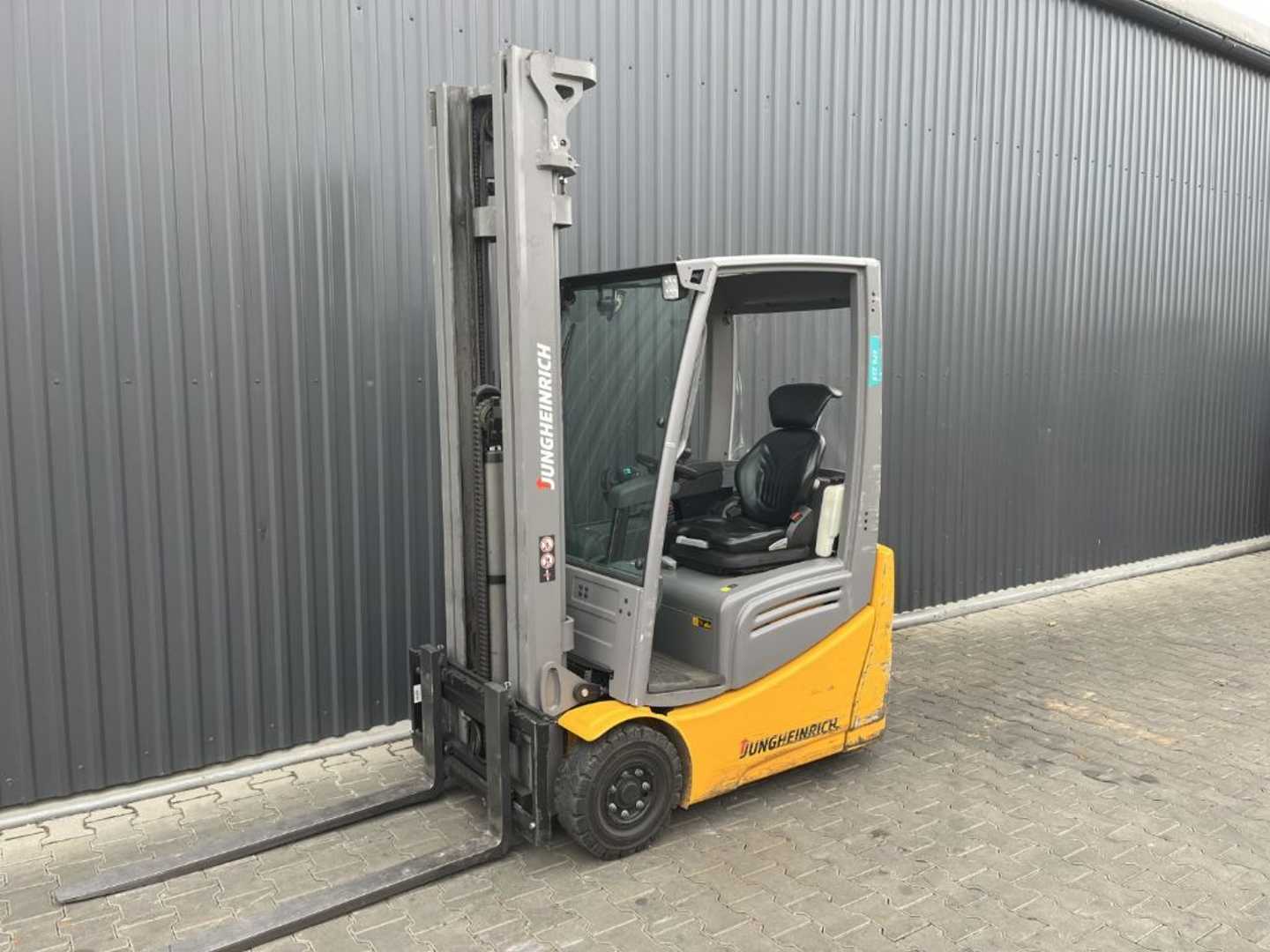 Used Forklift Truck JUNGHEINRICH EFG215 ELEKTRO DREIRADFRONTSTAPLER (13042972)