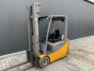 Used Forklift Truck JUNGHEINRICH EFG216 ELEKTRO DREIRADFRONTSTAPLER (12853677) backdrop