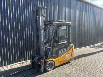 Used Forklift Truck JUNGHEINRICH EFG216 ELEKTRO DREIRADFRONTSTAPLER (13060730) backdrop