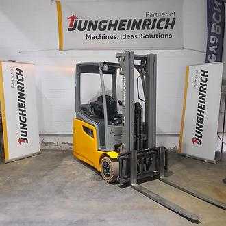 Used Forklift Truck JUNGHEINRICH EFG216k ELEKTRO DREIRADFRONTSTAPLER (13045719) backdrop