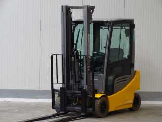 Used Forklift Truck JUNGHEINRICH EFG316 - Batterie 2024 ELEKTRO VIERRADFRONTSTAPLER (12867226) backdrop