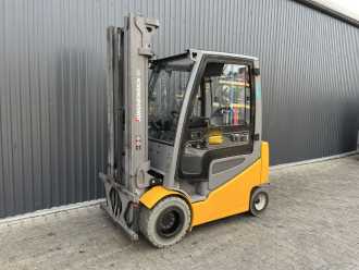 Used Forklift Truck JUNGHEINRICH EFG430k ELEKTRO VIERRADFRONTSTAPLER (13065771) backdrop