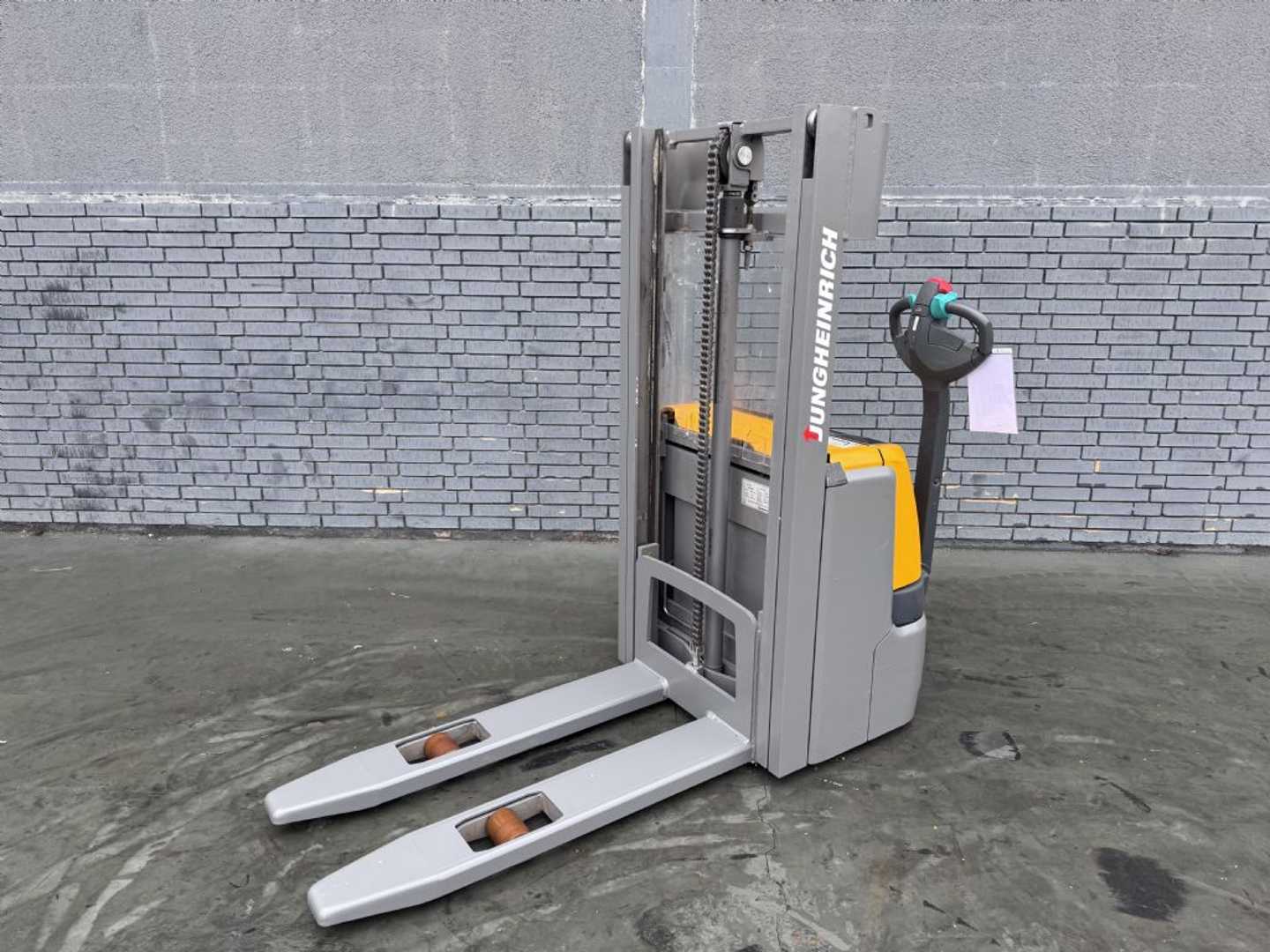 Used Forklift Truck JUNGHEINRICH EJC 112 Baujahr 2015 / Akku 2020/ TOP ZUSTAND ELEKTRO HOCHHUBWAGENDEICHSEL (13074934)