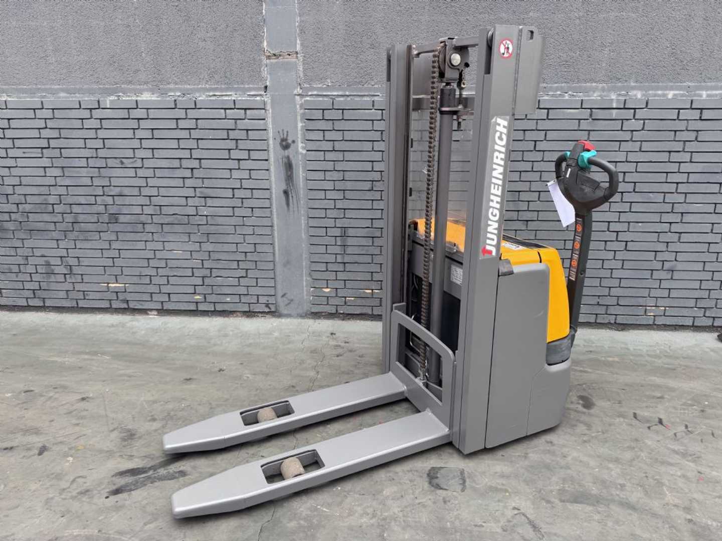 Used Forklift Truck JUNGHEINRICH EJC 112 Baujahr 2016 HH 2,5M /1426 Std./ TOP ZUSTAND ELEKTRO HOCHHUBWAGENDEICHSEL (13074912)