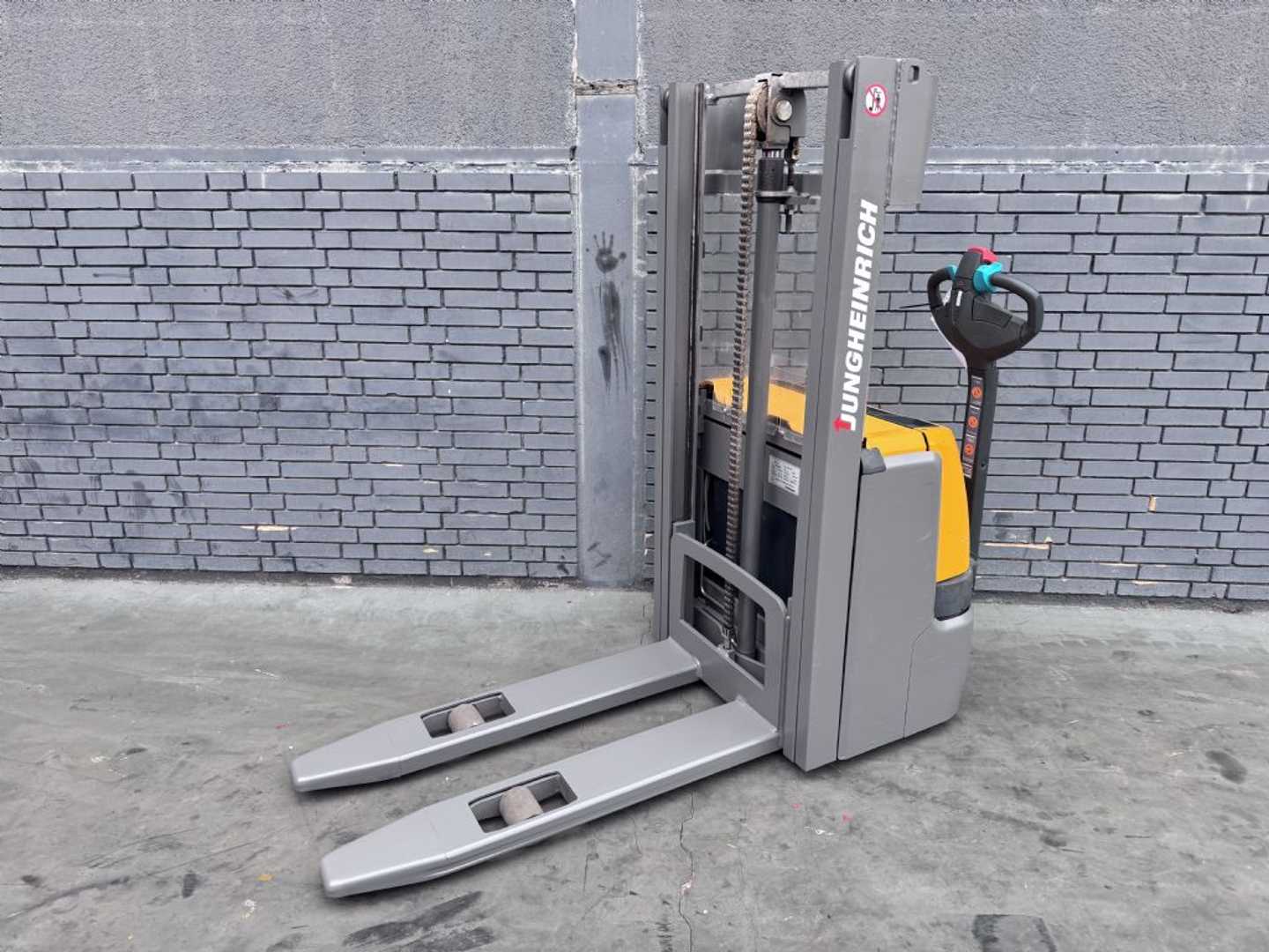 Used Forklift Truck JUNGHEINRICH EJC 112 Baujahr 2016 HH 2,5M /4319 Std./ Akku 2021 ELEKTRO HOCHHUBWAGENDEICHSEL (13074909)