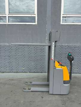 Used Forklift Truck JUNGHEINRICH EJC 112 Baujahr 2017 Hubhöhe 2900 Ladegerät Integriert ELEKTRO HOCHHUBWAGENDEICHSEL (13065995)