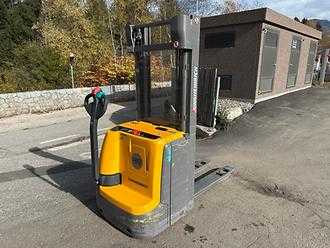 Used Forklift Truck JUNGHEINRICH EJC 112zi - 430DZ ELEKTRO HOCHHUBWAGENDEICHSEL (13076156) backdrop
