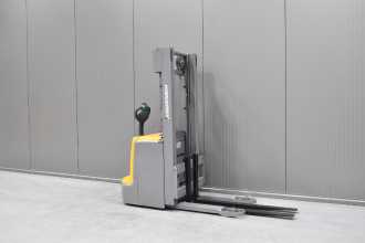 Used Forklift Truck JUNGHEINRICH EJC 214 /53373/ ELEKTRO HOCHHUBKOMMISSIONIERER (13011748) backdrop