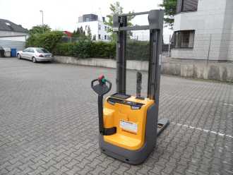 Used Forklift Truck JUNGHEINRICH EJC 214 - 5,35 m Triplex - 265 Stunden ELEKTRO HOCHHUBWAGENDEICHSEL (13053465)