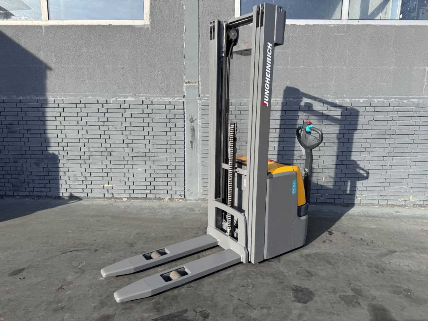 Used Forklift Truck JUNGHEINRICH EJC 214 Baujahr 2016 HH 5,35M Stunden 4702 TOP ZUSTAND ELEKTRO HOCHHUBWAGENDEICHSEL (13074249)