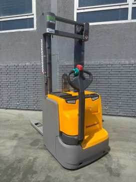 Used Forklift Truck JUNGHEINRICH EJC 214 Baujahr 2019 Stunden 3210/ Akku 2019 ELEKTRO HOCHHUBWAGENDEICHSEL (13045765)