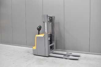 Used Forklift Truck JUNGHEINRICH EJC 216 /58561/ ELEKTRO HOCHHUBKOMMISSIONIERER (13066219) backdrop