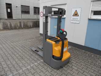 Used Forklift Truck JUNGHEINRICH EJC 216 - Baujahr 2021 - wenig Stunden ELEKTRO HOCHHUBWAGENDEICHSEL (13060749)