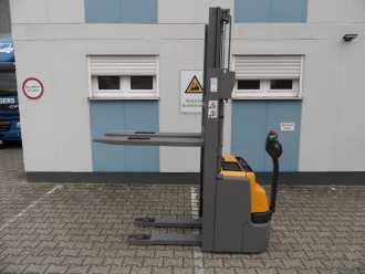 Used Forklift Truck JUNGHEINRICH EJC 216 - Baujahr 2021 - wenig Stunden ELEKTRO HOCHHUBWAGENDEICHSEL (13060749)