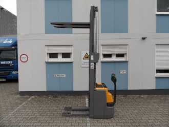Used Forklift Truck JUNGHEINRICH EJC 216 - Baujahr 2021 - wenig Stunden ELEKTRO HOCHHUBWAGENDEICHSEL (13060749)